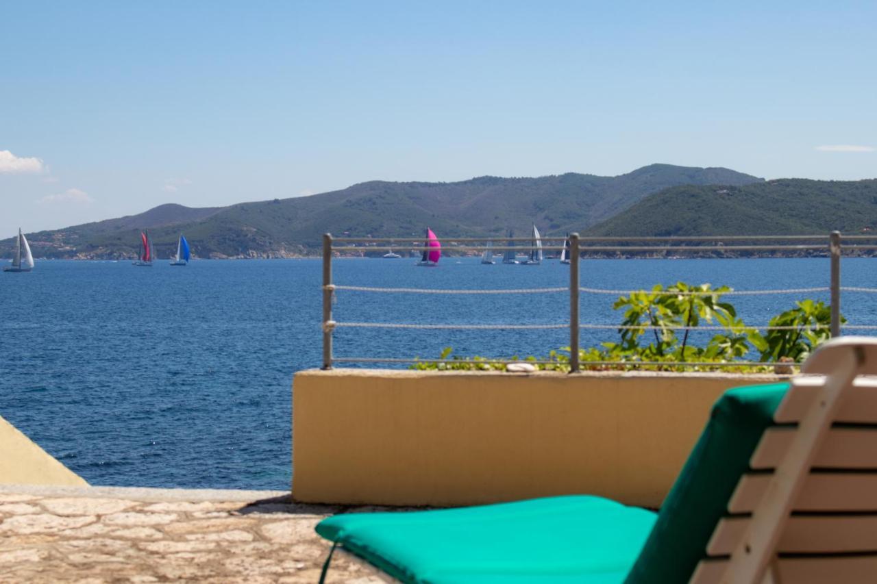 Villa Le Sprizze A Bordo Del Mare - Goelba Marciana Marina  Exterior foto